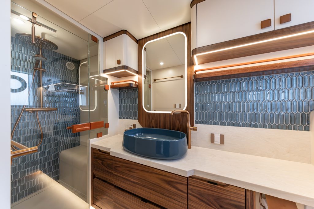 Steeler Ocean Explorer 67