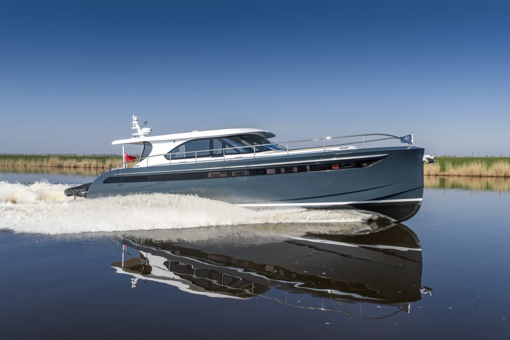 52S Countess